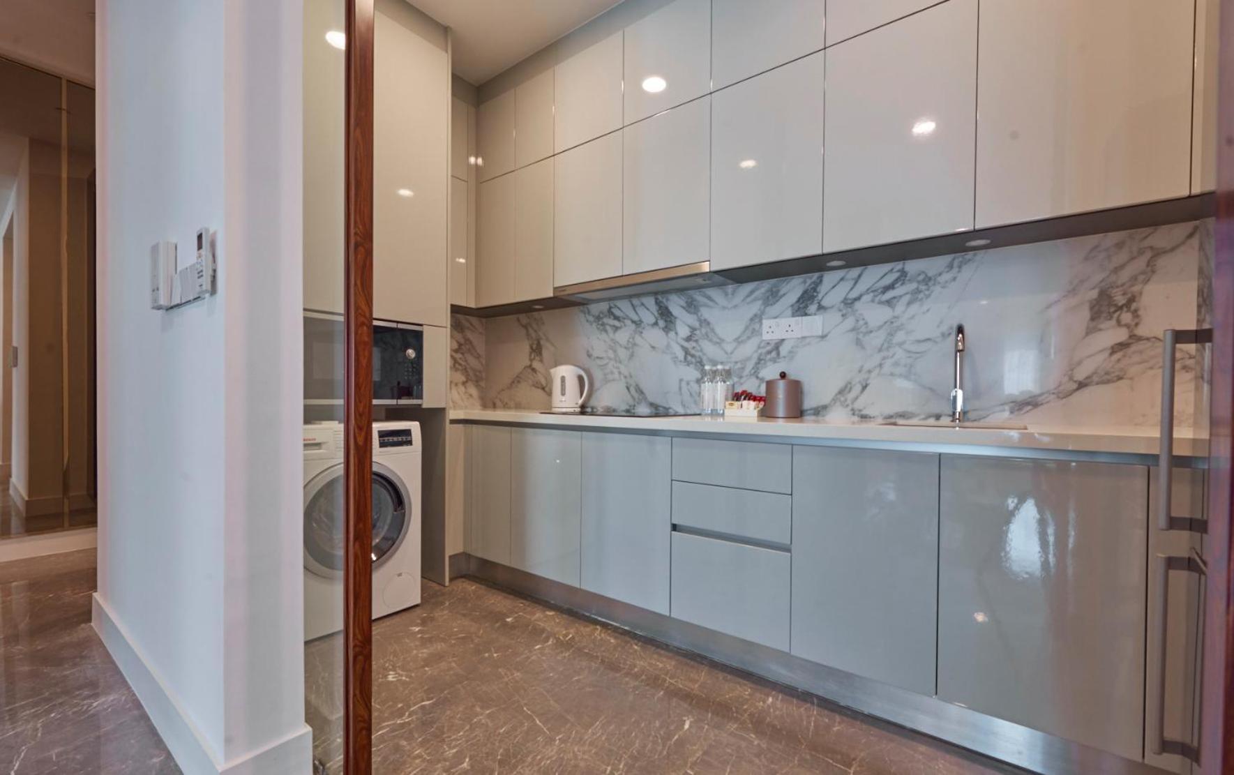 The Face Style Hotel Куала Лумпур Екстериор снимка A modern laundry room