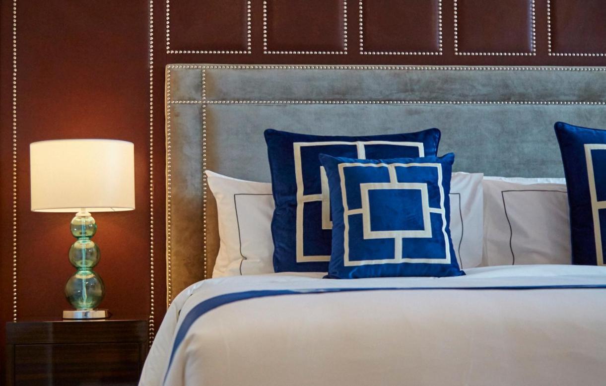 The Face Style Hotel Куала Лумпур Екстериор снимка A bed with a headboard