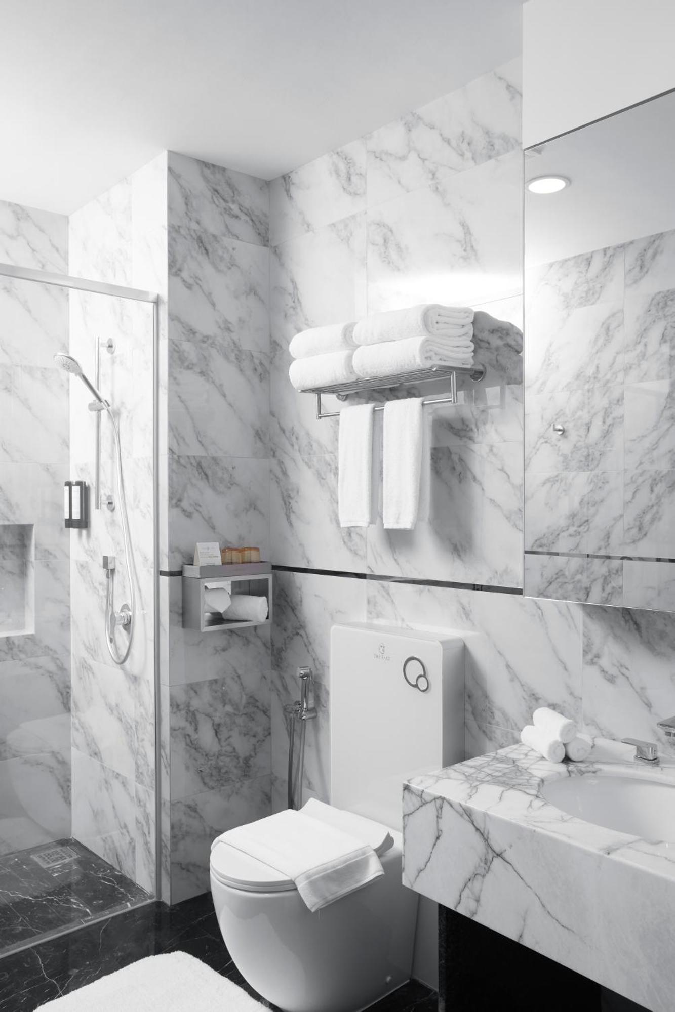 The Face Style Hotel Куала Лумпур Екстериор снимка Bathroom